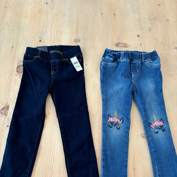 NWT Girls 4T Gap Jeggings Skinny Jeans 2 Pairs - Picture 2 of 6